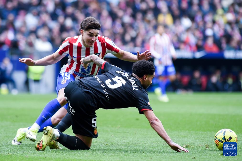 2025 赛季：纽约洋基队索托在对阵红袜的生死战中击出 450 英尺逆转满贯炮