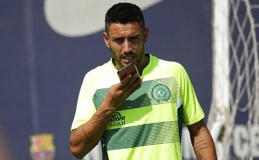 更是对足球 更是对足球